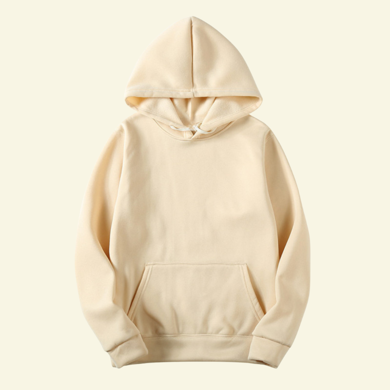 Beżowa męska bluza z kapturem w klasycznym kroju, prezentowana na jasnym tle.