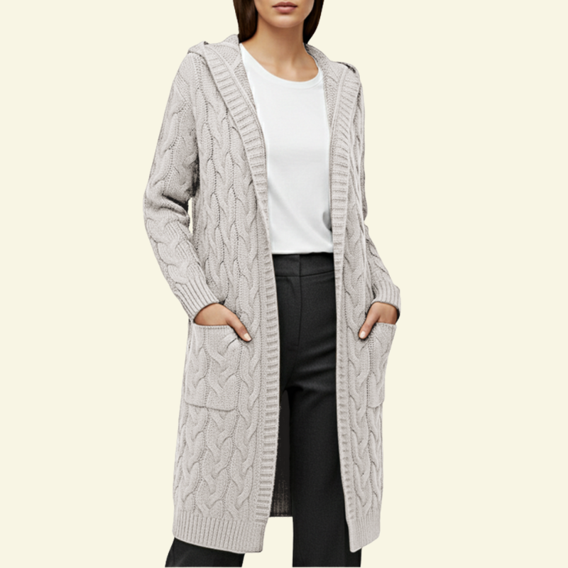 Kremowy długi kardigan damski z kapturem i grubą dzianiną o eleganckim splocie — Lubomirske