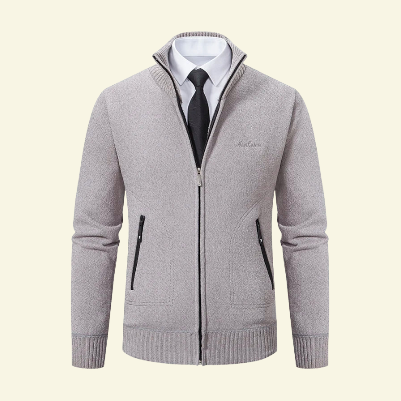 Jasnoszary (srebrny) kardigan męski na zamek, z elegancką stójką, sfotografowany na jasnym tle.