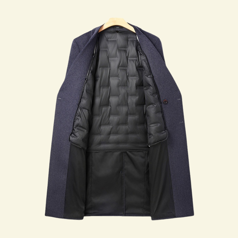 Wnętrze granatowego płaszcza męskiego z wełny z elegancką podszewką — Lubomirske