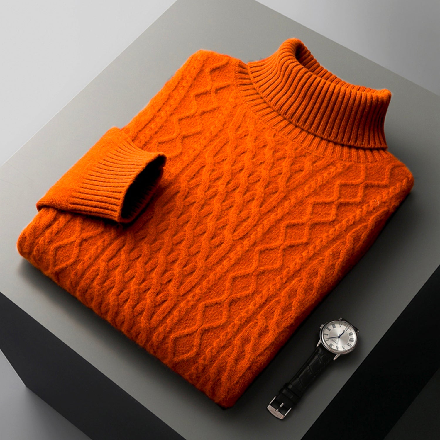 Sweter z golfem z czystej wełny w odcieniu głębokiego pomarańczu, elegancko ułożony — Lubomirske