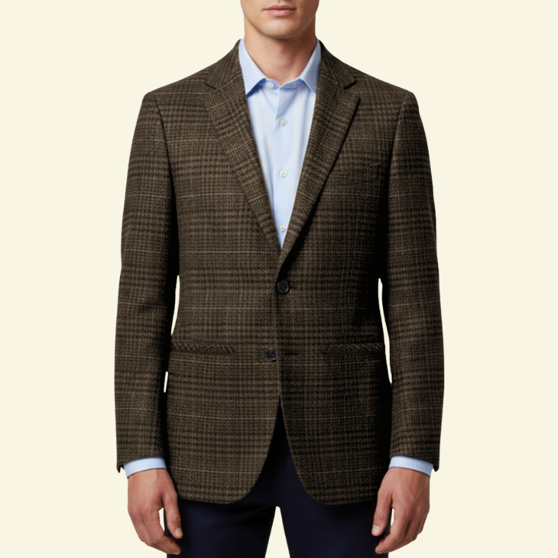 Model w marynarce w odcieniu oliwkowego brązu, ujęcie od przodu.