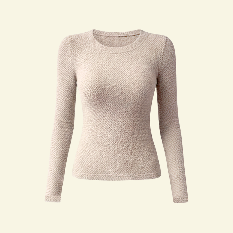 Teksturowany sweter damski w odcieniu kremowym, dopasowany slim-fit, miękka faktura i długie rękawy.