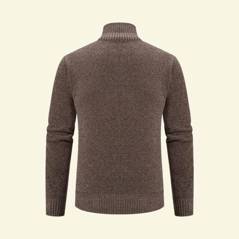 Tył kardiganu w kolorze brąz taupe; gładka dzianina i klasyczny, prosty krój.