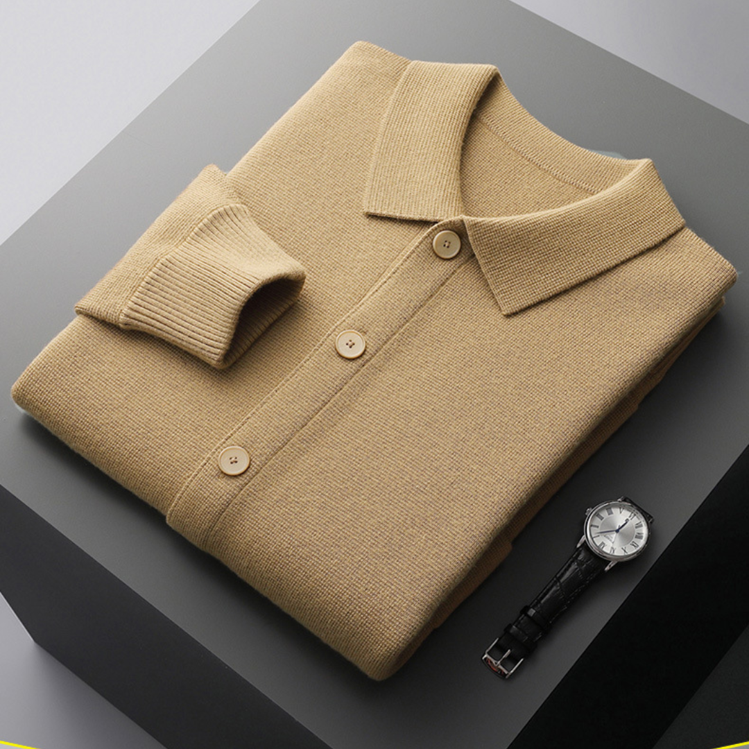 Składany beżowy sweter z kaszmiru o gładkiej fakturze i kołnierzu koszulowym — Lubomirske