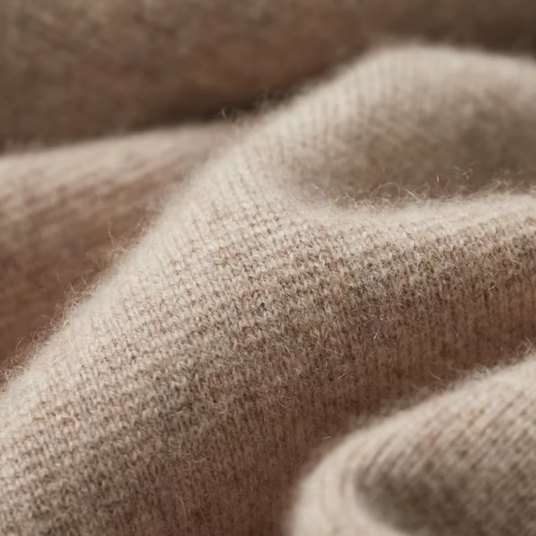 Zbliżenie na miękką fakturę beżowej wełny o delikatnym włóknie — Lubomirske