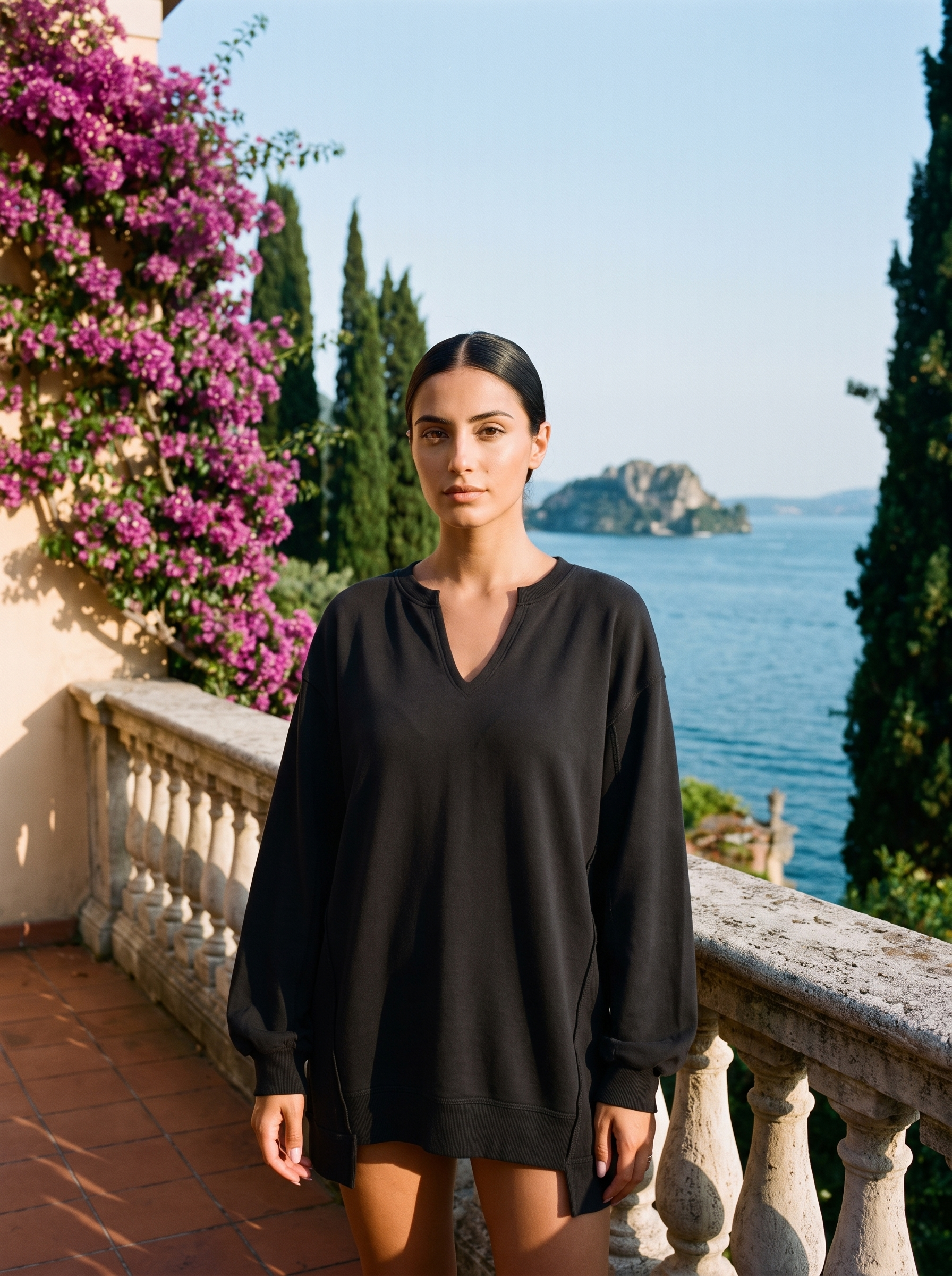 Loren | Oversize'owa Tunika-Bluza z Dekoltem V